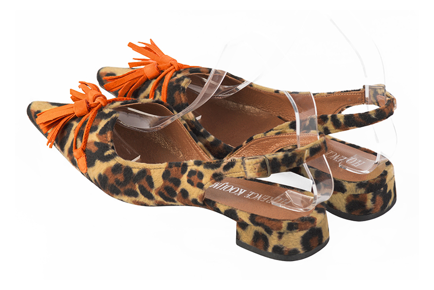 Safari black and clementine orange women's open back shoes, with a knot. Pointed toe. Flat flare heels. Rear view - Florence KOOIJMAN